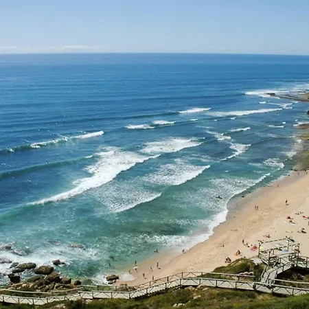Refugio Na Praia De Santa Cruz- A Poucos Passos Da Praia, Surf E Restaurantes